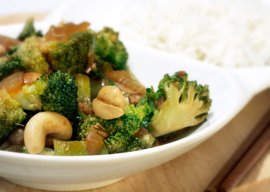 Cashew-Broccoli Stirfry