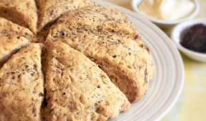 Dairy-free & Vegan Banana Scones @OmNomAlly