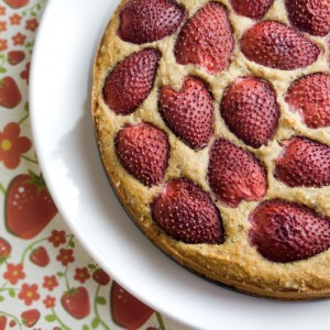 Summer Strawberries Cake