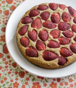 Summer Strawberries Cake