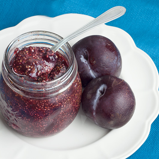 Instant Blood Plum Chia jam @OmNomAlly. This Raw, Vegan, Paleo and Sugar Free condiment is the easiest jam you'll ever make! Chia seed jams are magic!