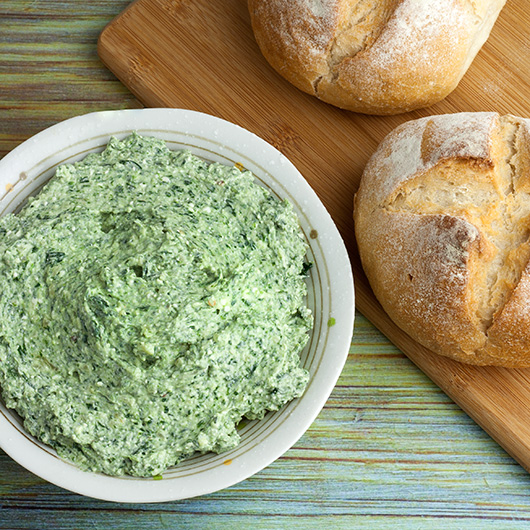 Creamy Spinach Dip in Mini Cob