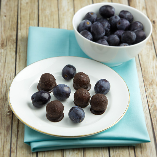 Om Nom Ally - Chocolate Covered Grapes