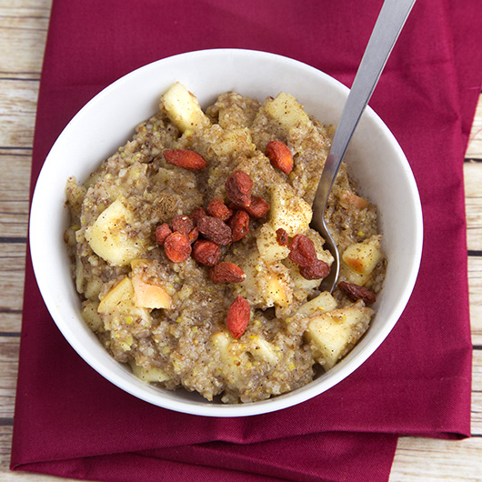 Wake-Me-Up Apple Cinnamon Porridge | Om Nom Ally