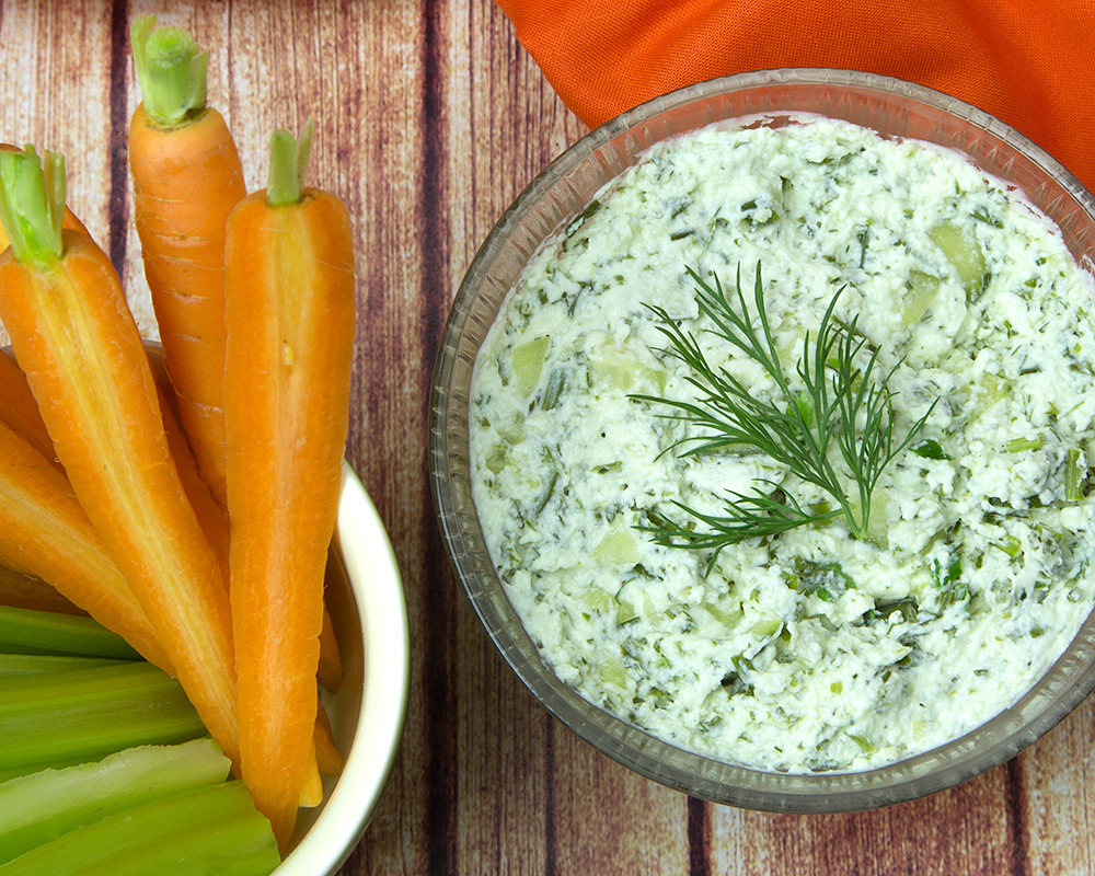 Herbed Quark Dip with Cucumber and Gelatin | Om Nom Ally