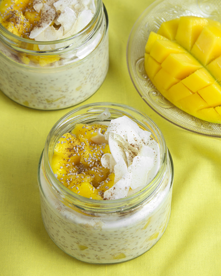 Mango Overnight Oats with Chia @OmNomAlly