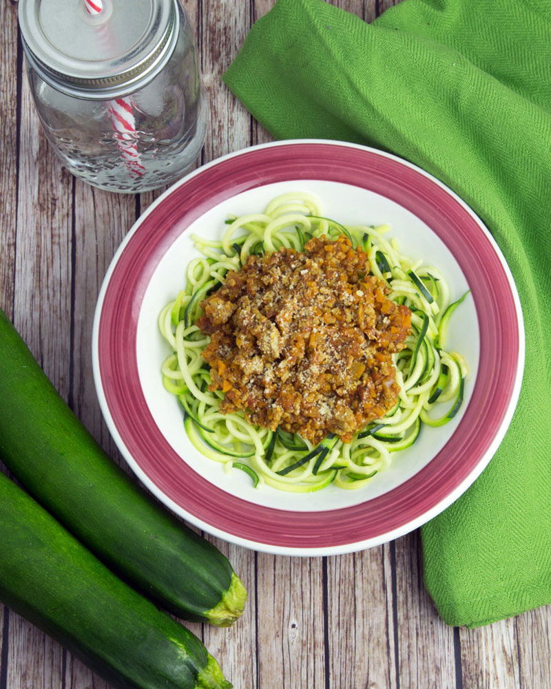 Spiralised Zucchini Noodles with Bolognese @OmNomAlly