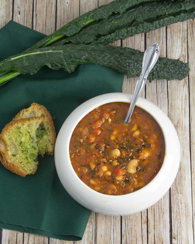 Make-and-Freeze Roasted Capsicum Soup with Kale, Barley & White Beans @OmNomAlly 