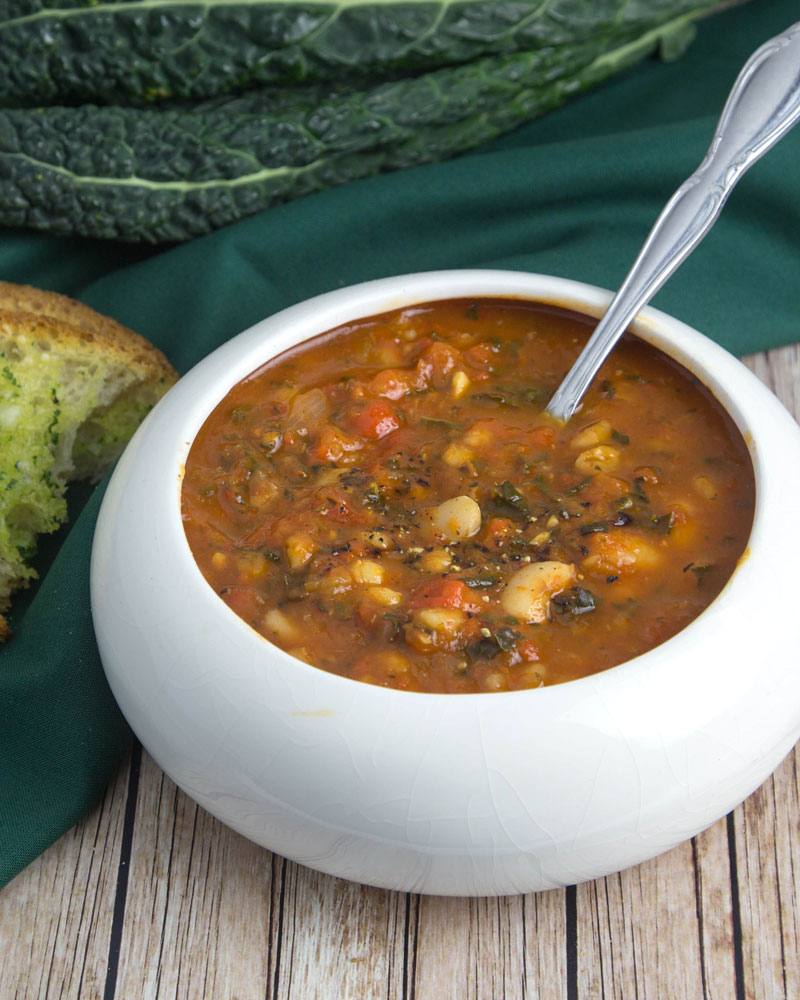 Make-and-Freeze Roasted Capsicum Soup with Kale, Barley & White Beans @OmNomAlly