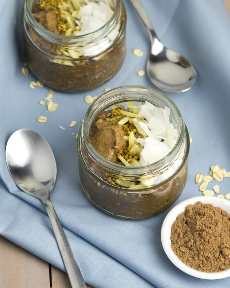 Chocolate Pudding Overnight Oats with Avocado @OmNomAlly