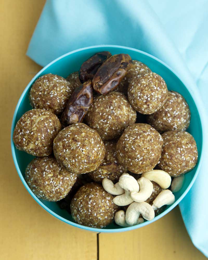 Salted Date and Cashew Energy Balls @OmNomAlly #thereciperedux