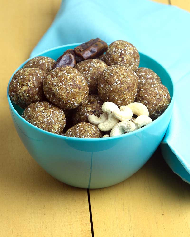 Salted Date and Cashew Energy Balls @OmNomAlly #thereciperedux