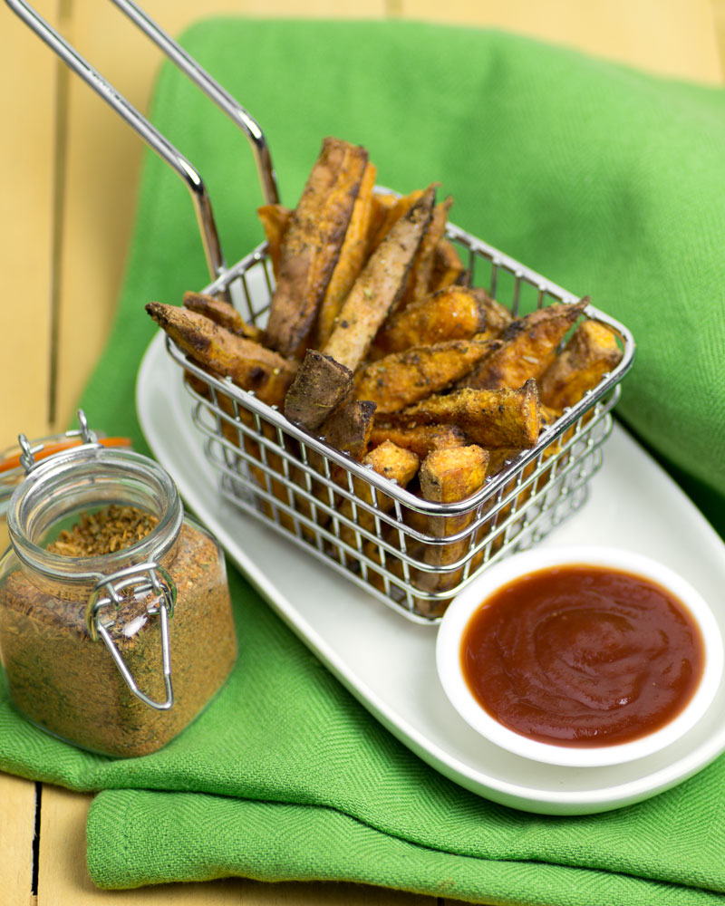 Super Crispy (Baked) Cajun Sweet Potato Fries @OmNomAlly Vegan, Paleo & Gluten-Free!