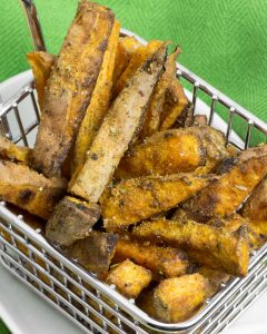 Super Crispy (Baked) Cajun Sweet Potato Fries @OmNomAlly Vegan, Paleo & Gluten-Free!