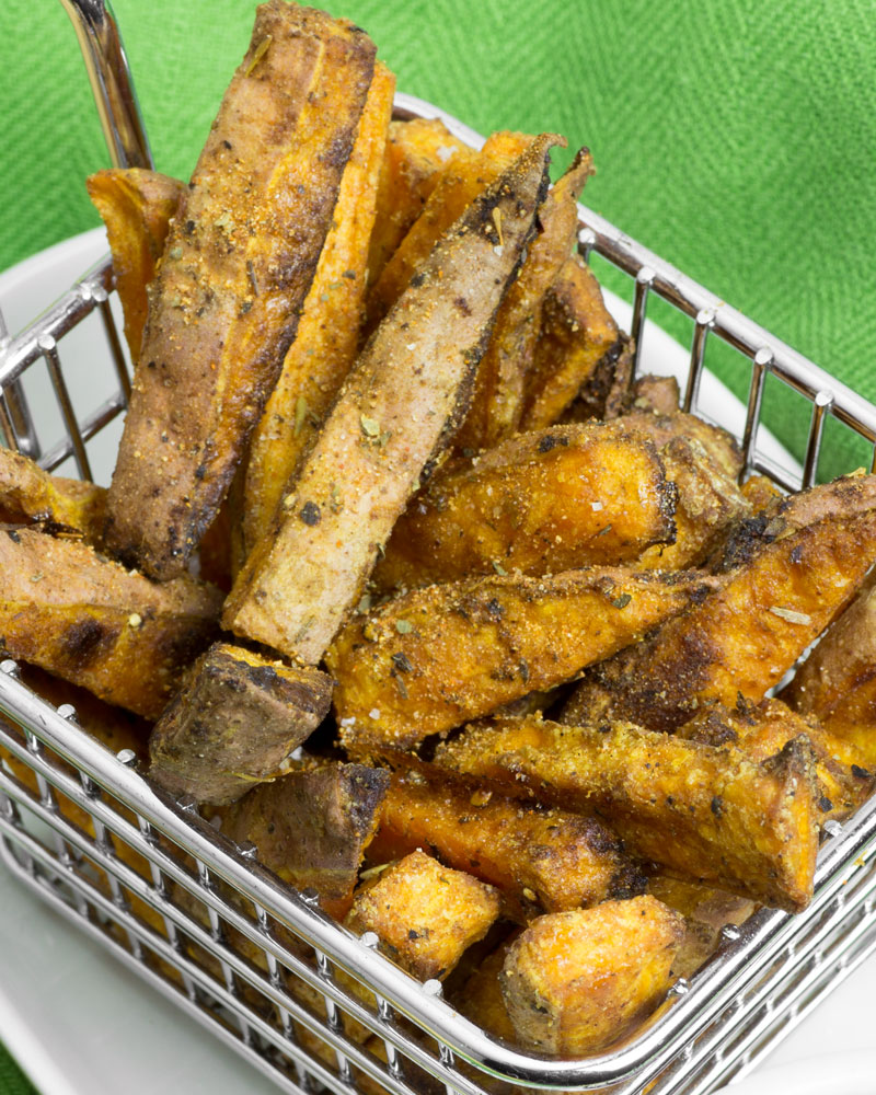 Super Crispy (Baked) Cajun Sweet Potato Fries @OmNomAlly - A recipe for crispy, baked sweet potato fries - that delivers what it promises. Make these paleo, vegan and gluten-free sweet potato fries and get your snack on!